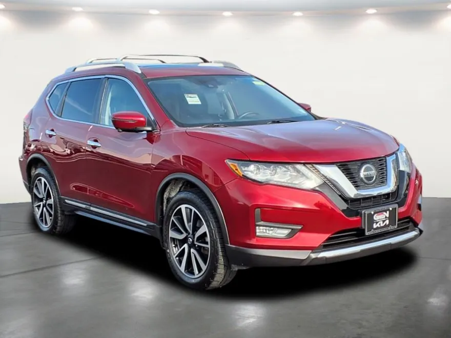 2019 Nissan Rogue SV photo 1