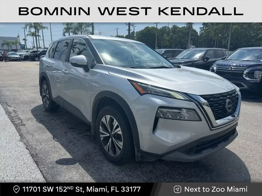 2022 Nissan Rogue SV photo 1