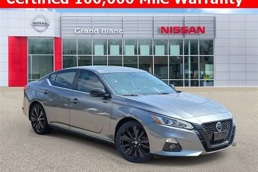 2022 Nissan Altima 2.5 SR photo 1