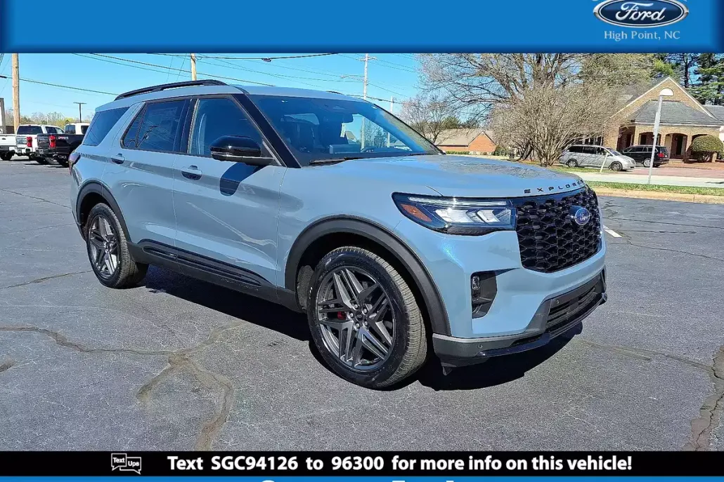 2025 Ford Explorer ST photo 1