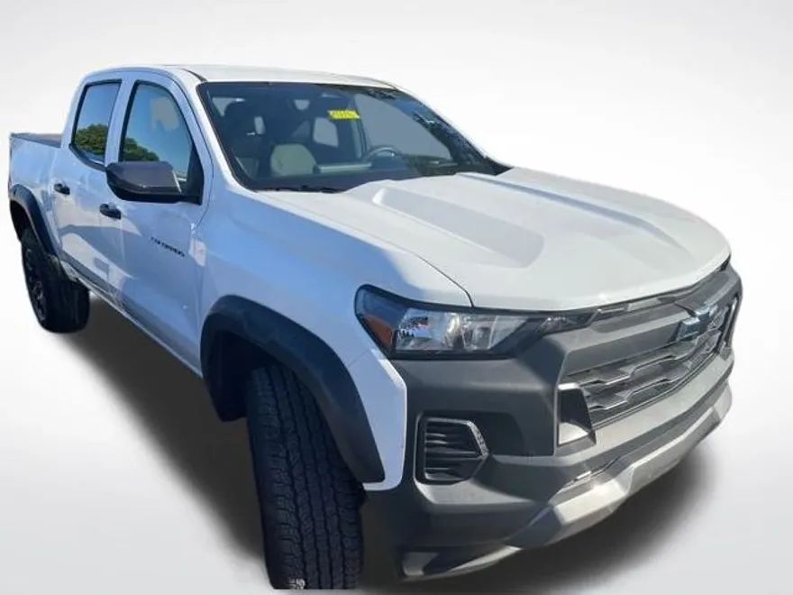 2025 Chevrolet Colorado Trail Boss photo 1