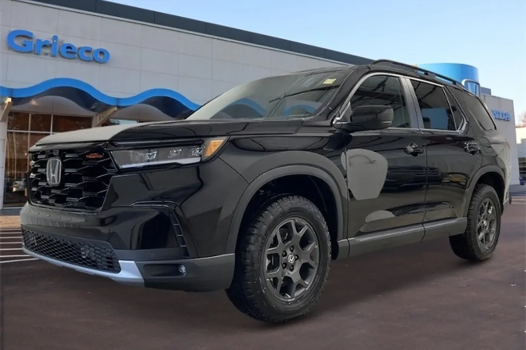 2025 Honda Pilot TrailSport photo 1