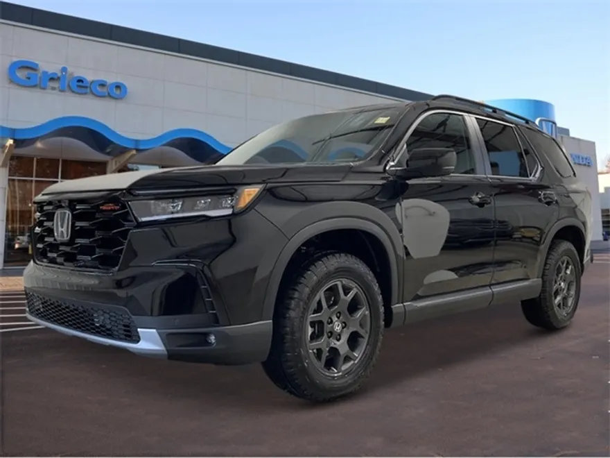 2025 Honda Pilot TrailSport photo 1