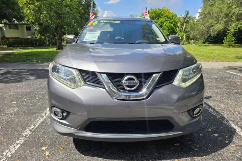 2016 Nissan Rogue SL photo 1