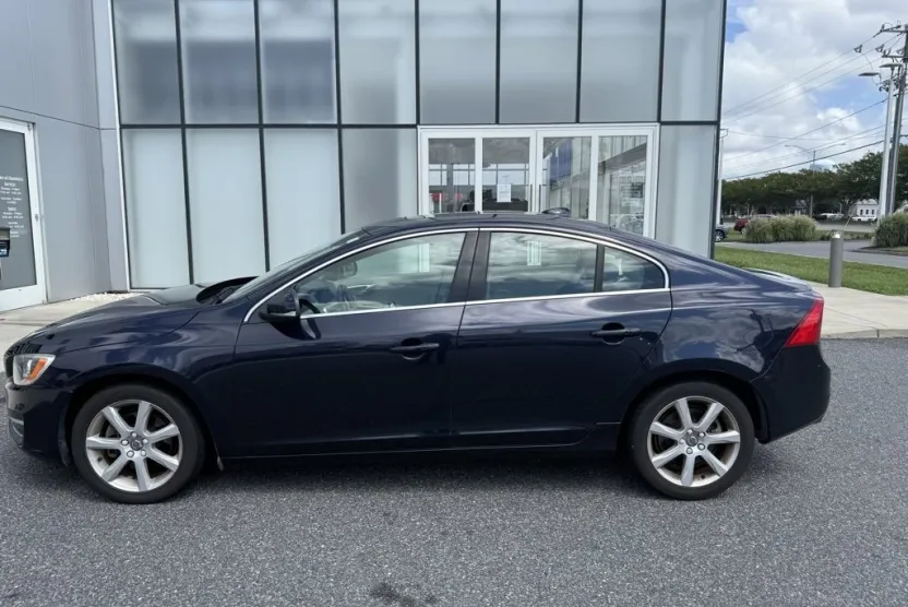 2016 Volvo S60 T5 Drive-E Premier photo 1