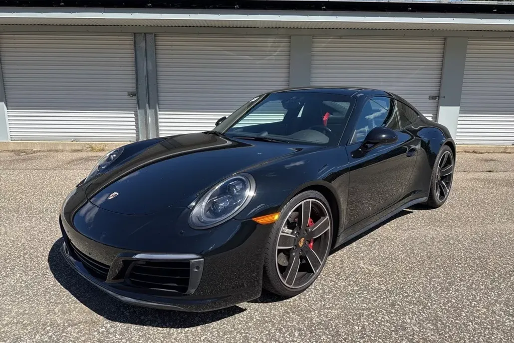 2017 Porsche 911 4S photo 1