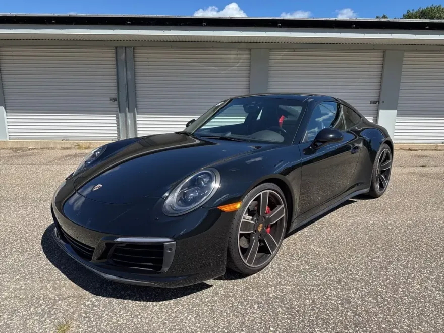 2017 Porsche 911 4S photo 1