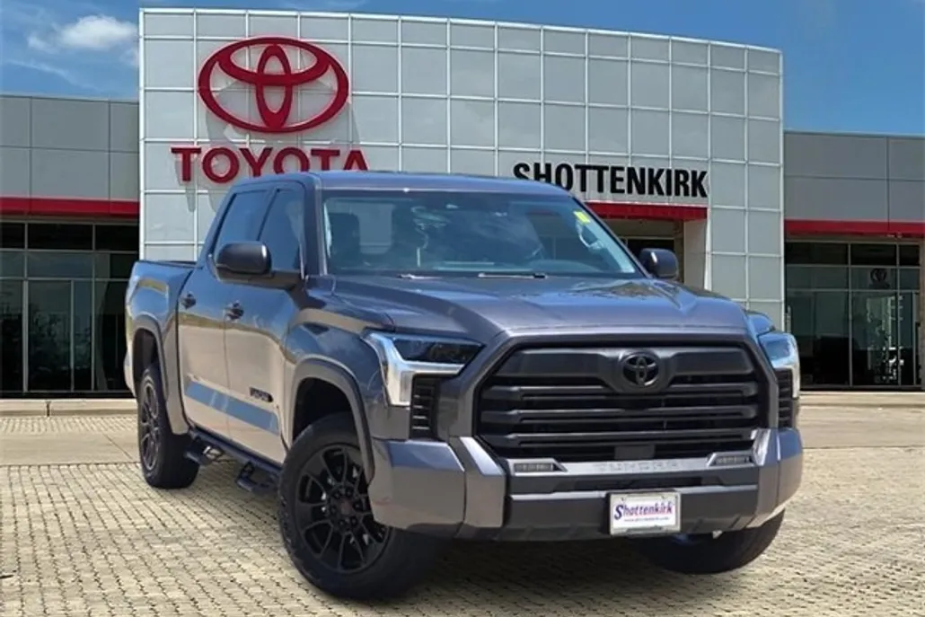2023 Toyota Tundra SR5 photo 1