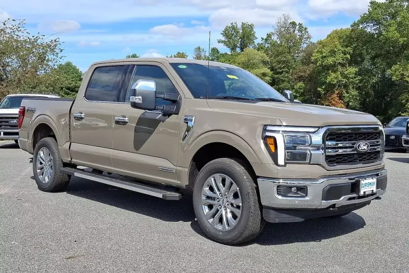 2025 Ford F-150 Lariat photo 1