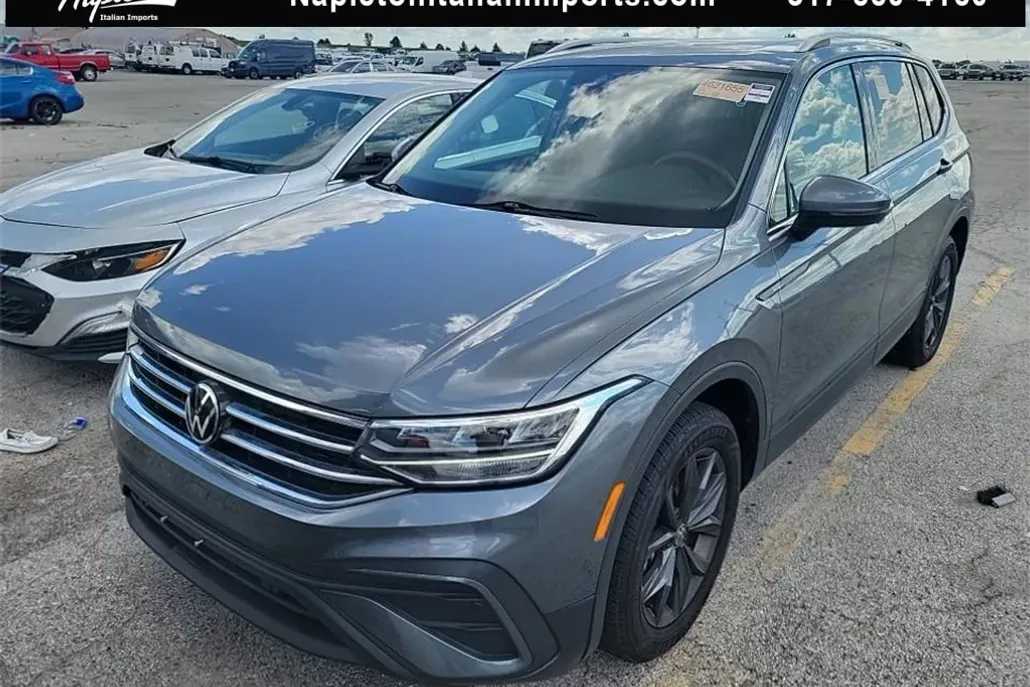 2023 Volkswagen Tiguan SE photo 1