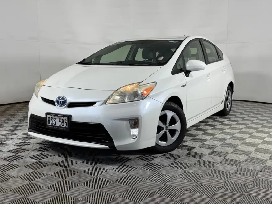 2012 Toyota Prius Two photo 1