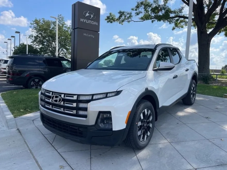 2025 Hyundai Santa Cruz SEL Activity photo 1