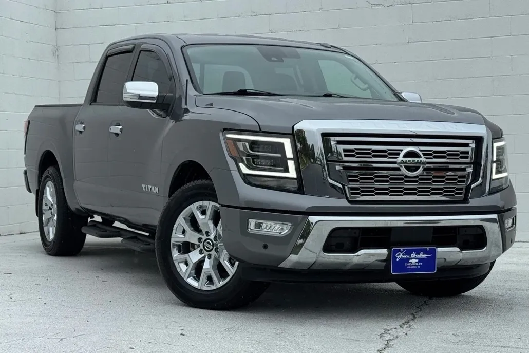 2021 Nissan Titan SL photo 1