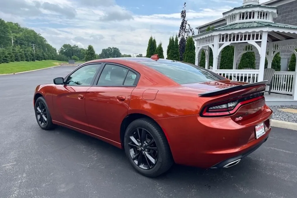 2022 Dodge Charger SXT photo 1