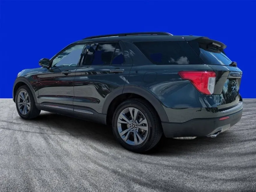2024 Ford Explorer XLT photo 1