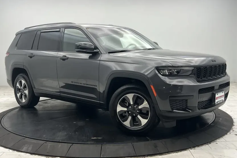 2023 Jeep Grand Cherokee Altitude photo 1