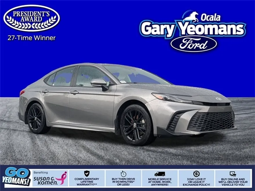 2025 Toyota Camry SE photo 1