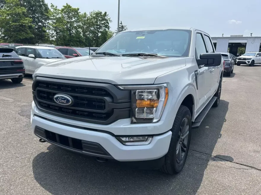 2023 Ford F-150 XLT photo 1
