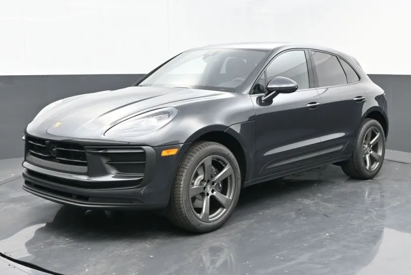 2025 Porsche Macan Base photo 1