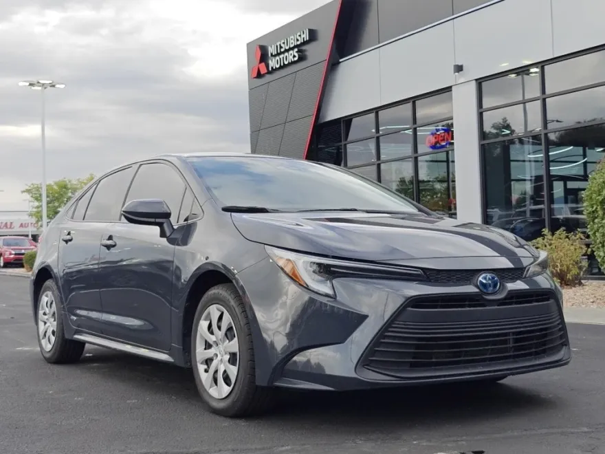 2023 Toyota Corolla Hybrid LE photo 1
