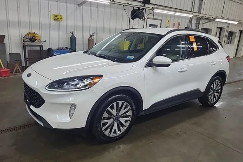 2021 Ford Escape Titanium Hybrid photo 1