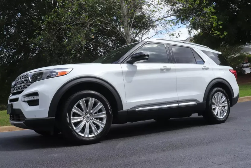 2020 Ford Explorer Limited photo 1