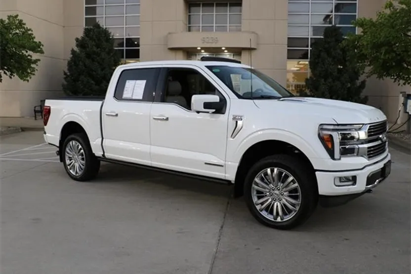 2025 Ford F-150 Platinum photo 1