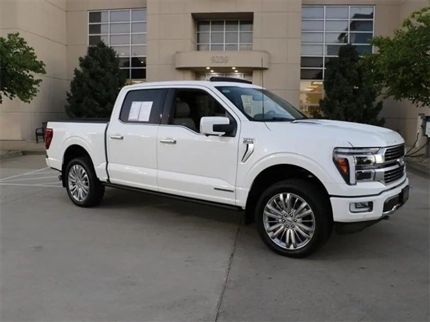 2025 Ford F-150 Platinum photo 1