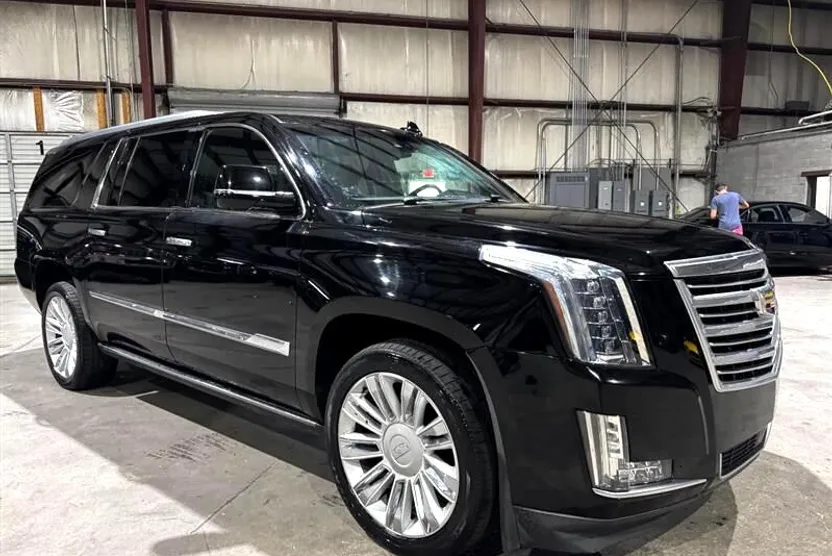 2015 Cadillac Escalade ESV Platinum photo 1