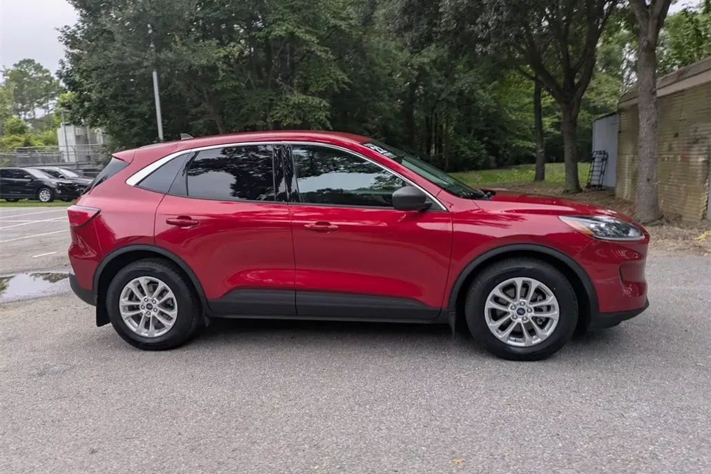 2022 Ford Escape SE photo 1