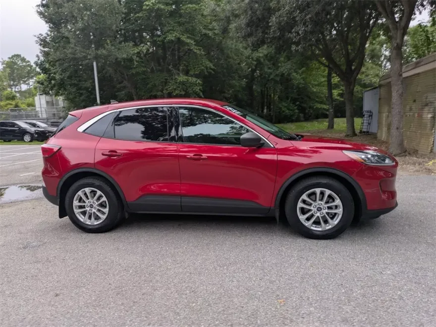 2022 Ford Escape SE photo 1