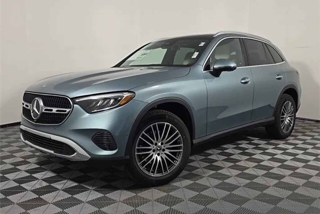 2026 Mercedes Benz GLC 300 4MATIC photo 1