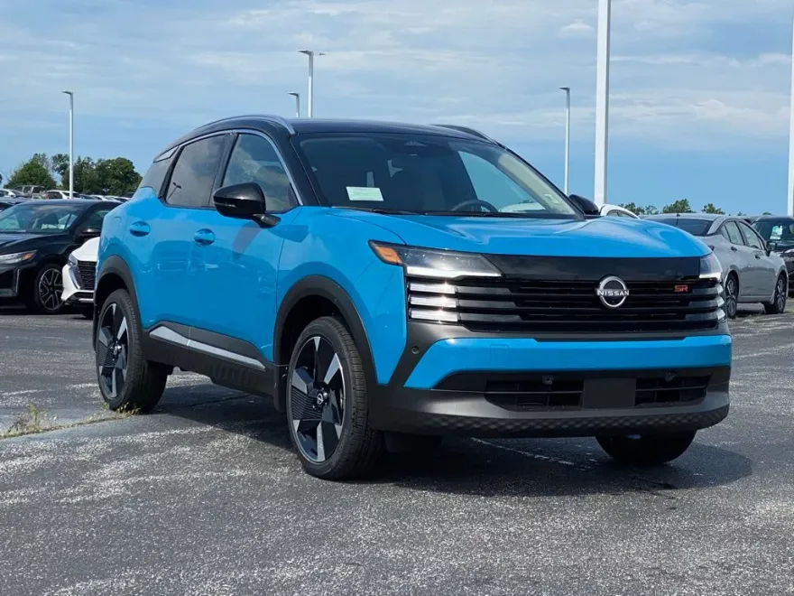 2025 Nissan Kicks SR photo 1