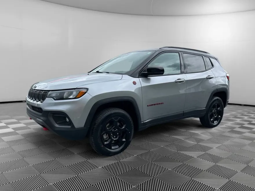 2024 Jeep Compass Trailhawk photo 1