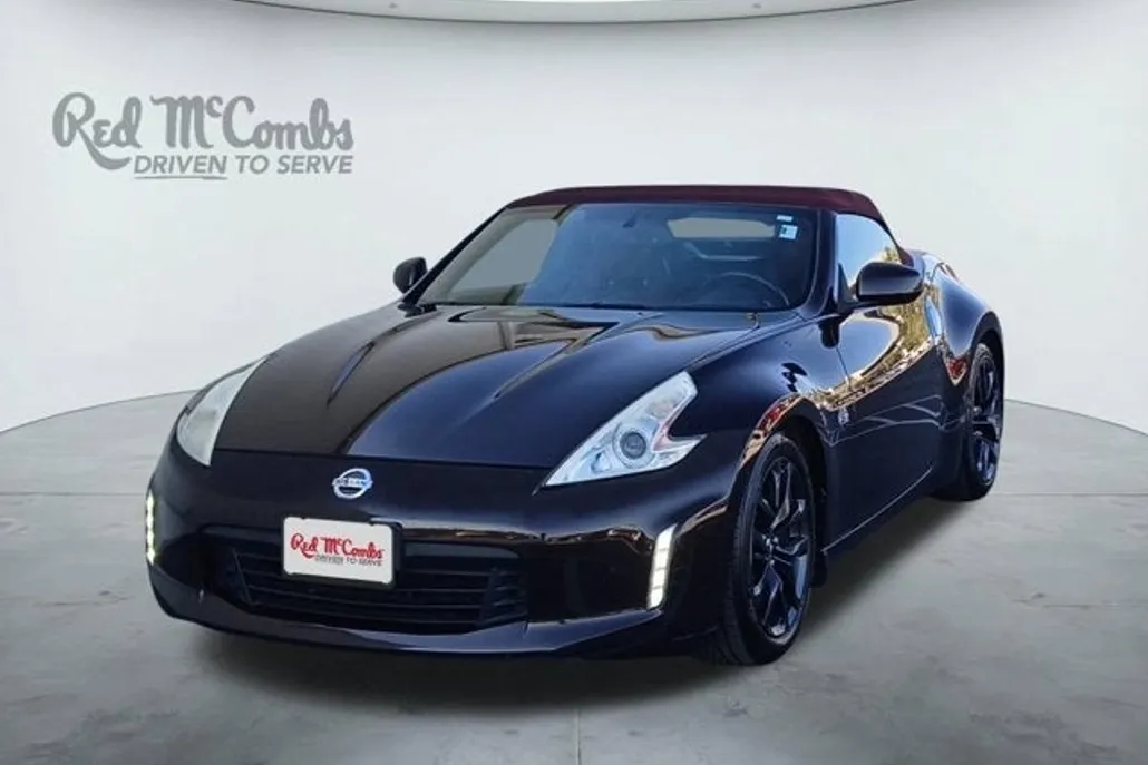 2015 Nissan 370Z Touring photo 1