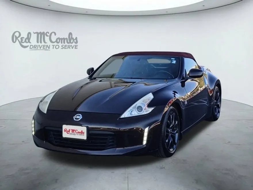 2015 Nissan 370Z Touring photo 1
