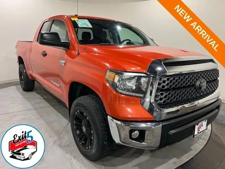 2018 Toyota Tundra SR5 photo 1