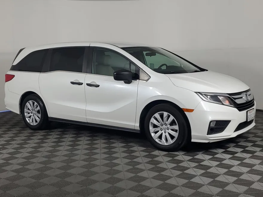 2020 Honda Odyssey LX photo 1