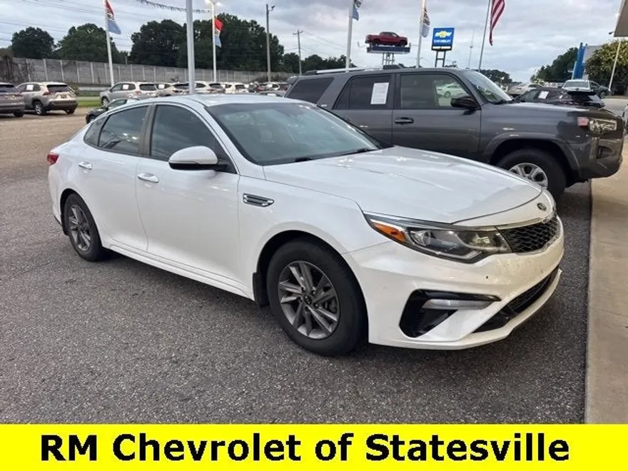 2020 Kia Optima LX photo 1