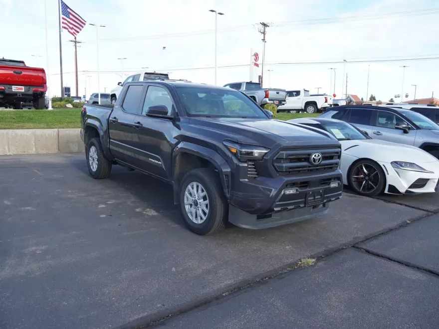2024 Toyota Tacoma SR5 photo 1