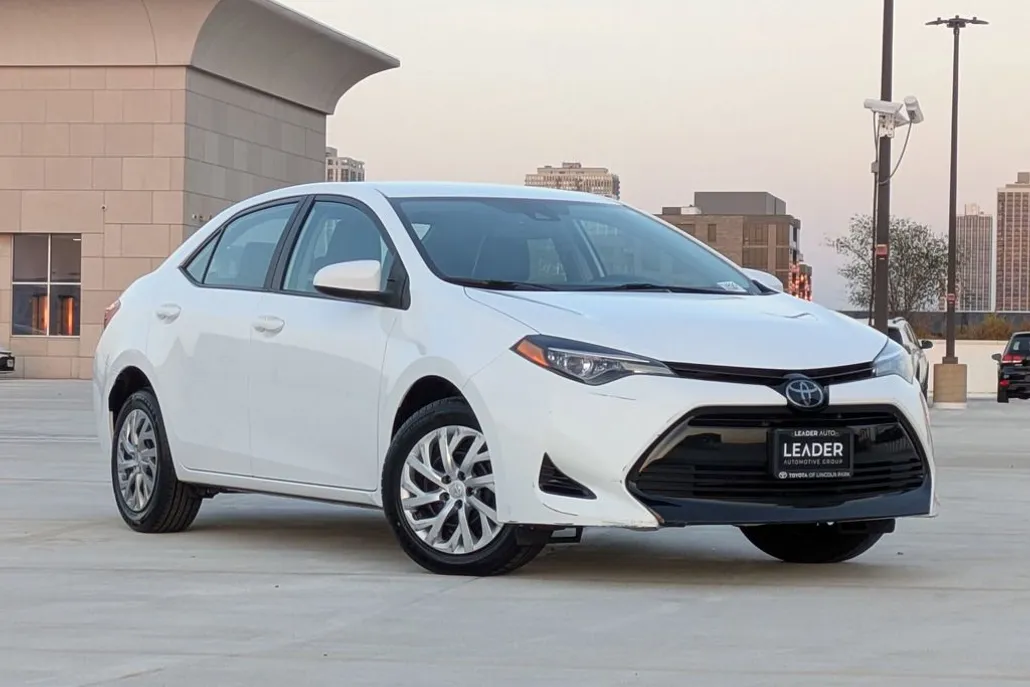 2018 Toyota Corolla L photo 1