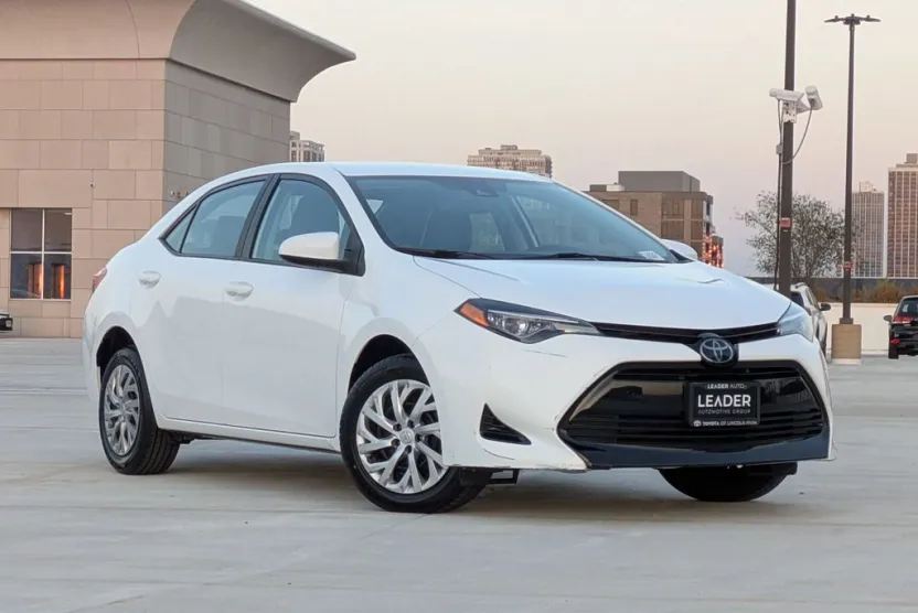 2018 Toyota Corolla L photo 1
