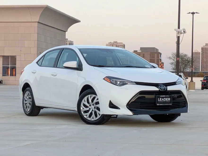 2018 Toyota Corolla L photo 1