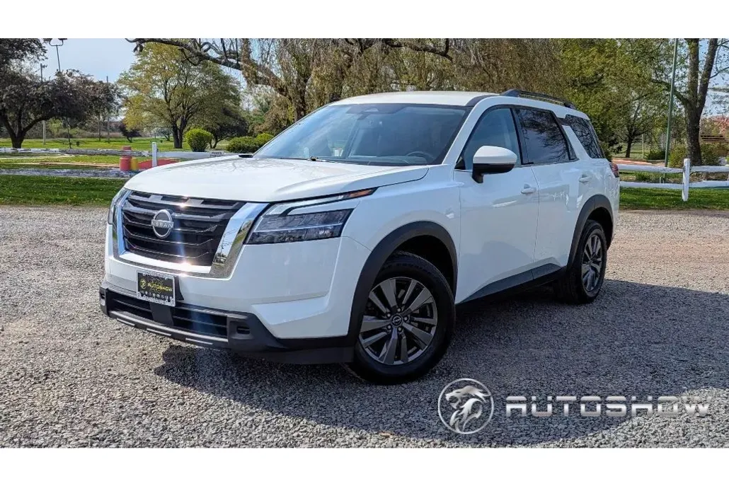 2022 Nissan Pathfinder SV photo 1