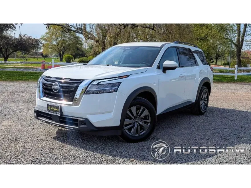 2022 Nissan Pathfinder SV photo 1