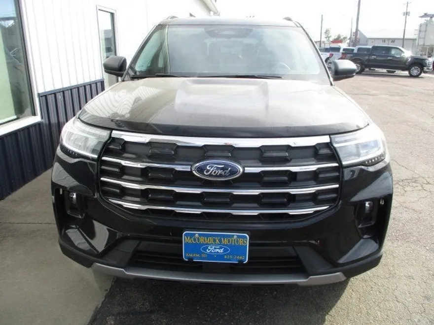 2025 Ford Explorer photo 1
