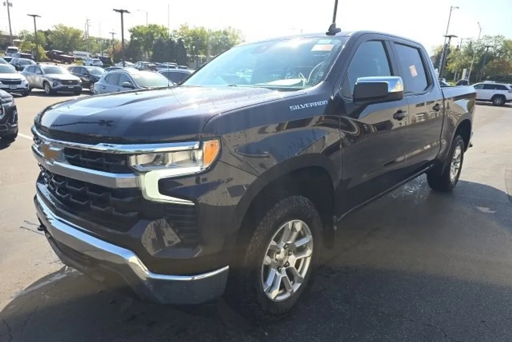 2023 Chevrolet Silverado 1500 LT photo 1