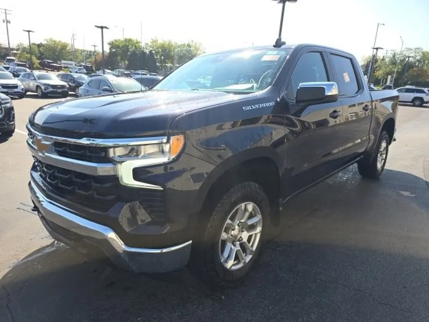 2023 Chevrolet Silverado 1500 LT photo 1
