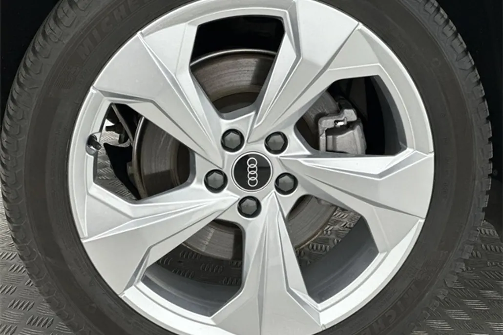 2022 Audi Q5 45 S line Premium photo 1