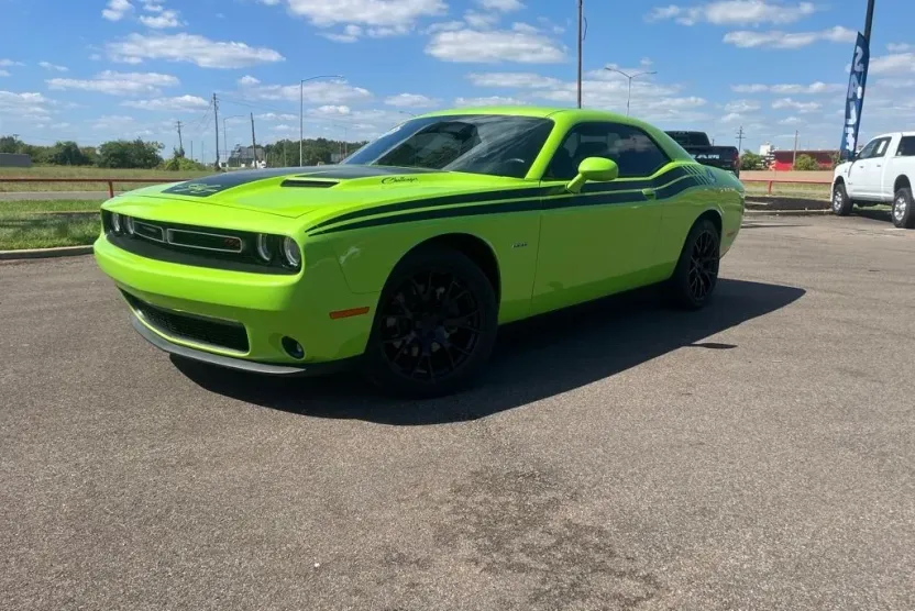 2015 Dodge Challenger R/T photo 1